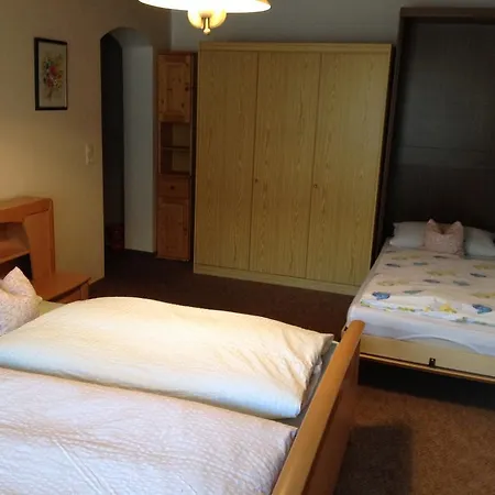 ゲストハウス Gasthaus Sternknockel