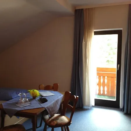 Pensjonat Gasthaus Sternknockel *